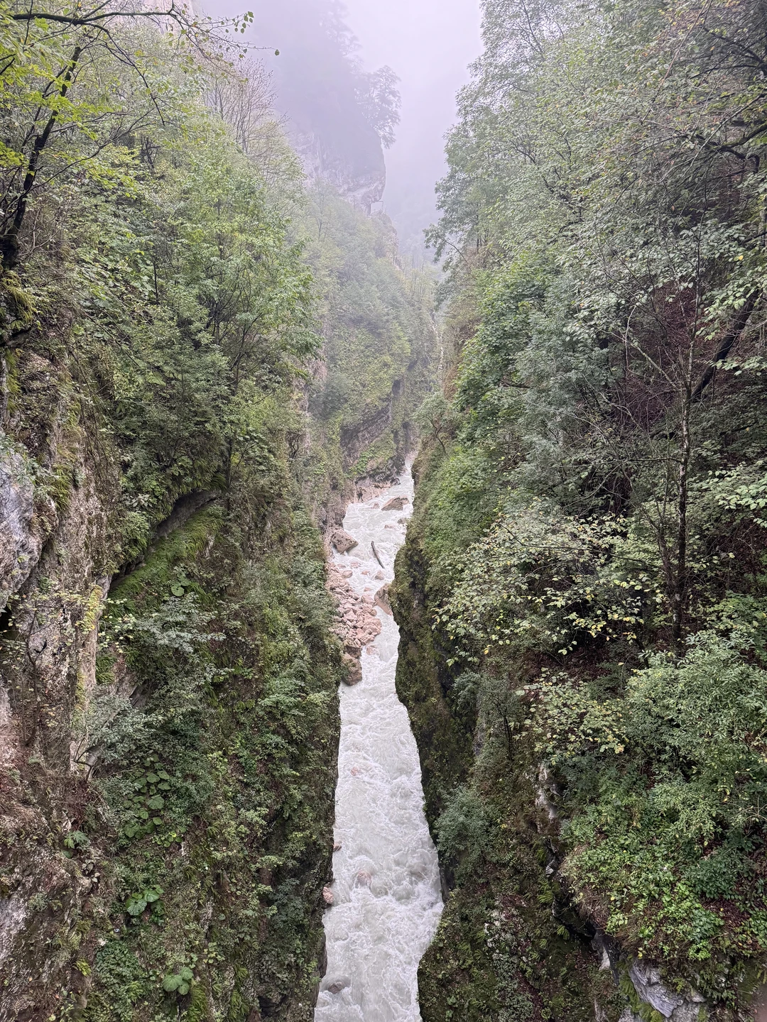 Самобытная Северная Осетия, затерянные в ущельях поселения, увидели развалины древнего города, парящих Орлов и красивые пейзажи!!