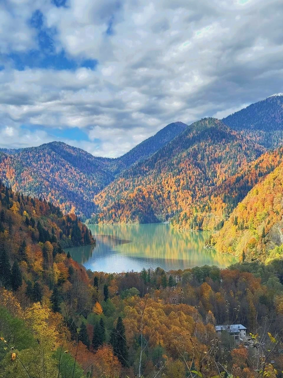 Ездили с подругами втроем, одна из нас когда-то давно уже была в Абхазии, но впечатление у