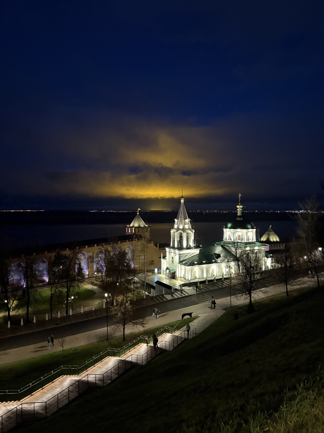 Прекрасный гид Юлия: позитивная, доброжелательная, предоставляет очень структурировано, познавательно и интересно информацию). В восторге от экскурсии