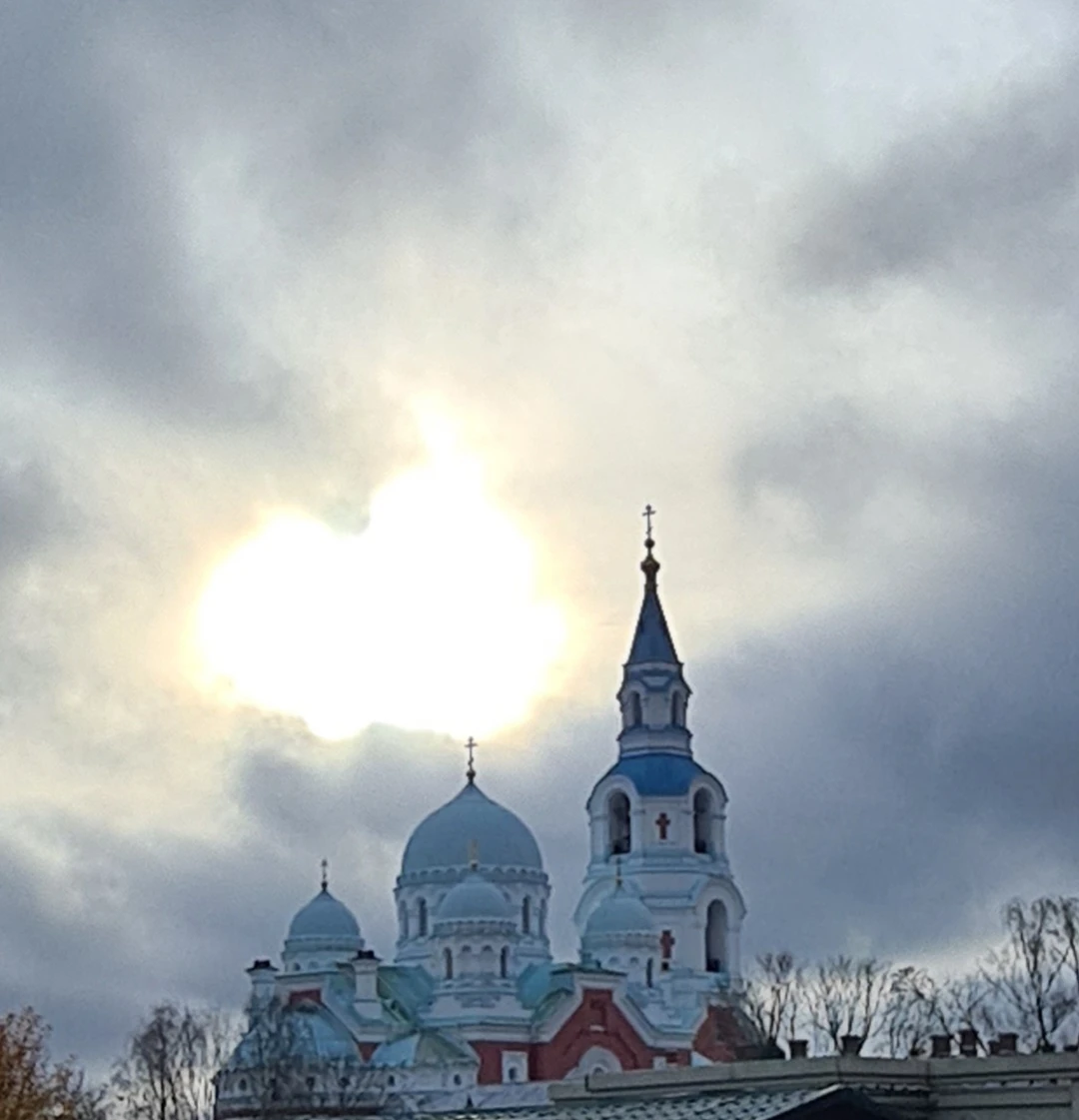 Поездка 02.11.2025г. была запоминающейся! Волны Ладоги во всей красе били по борту нашего катера "Алмаз", а
