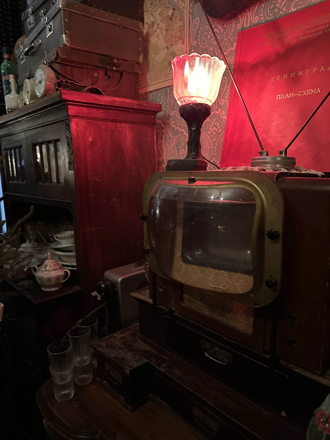 Ленинградские коммуналки - снаружи и изнутри (Наталья)