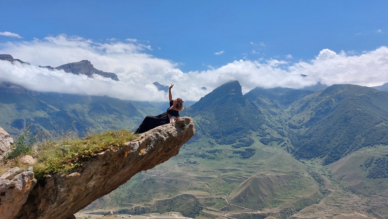 Виды Куда глаза глядят: Верхняя Балкария, Язык тролля и Голубые озёра в мини-группе из Железноводска