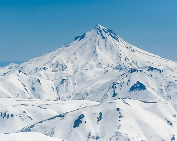 Снегоходное приключение в окружении вулканов