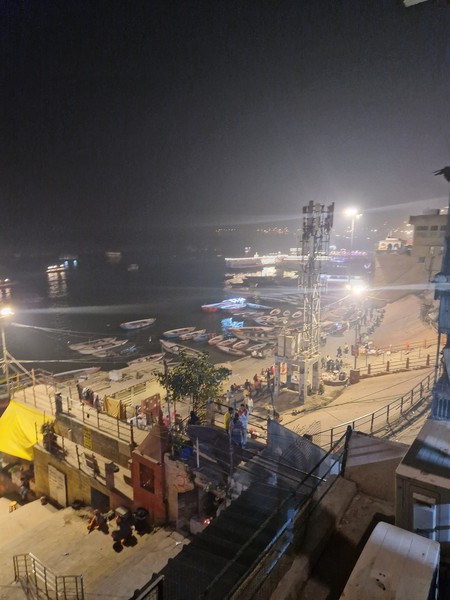 замечательный, молодой человек Артемий, который открыл нам Варанаси как культурно-исторический центр Индии. Экскурсия была увлекательной, интересной