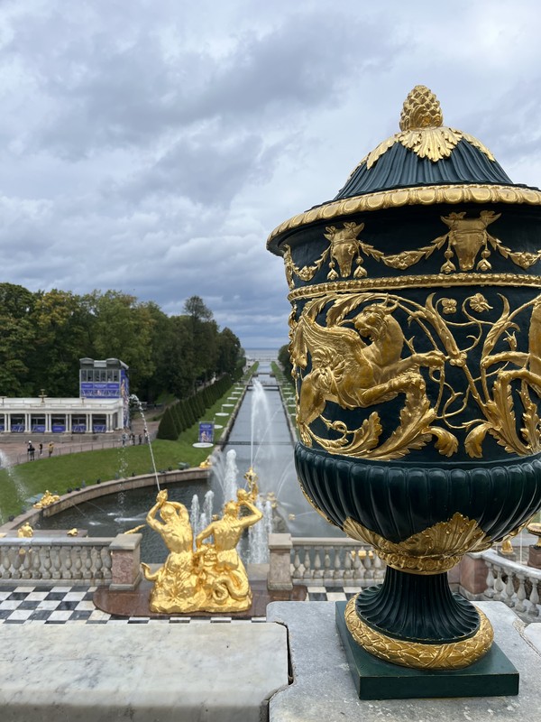 Петергоф и Кронштадт за один день