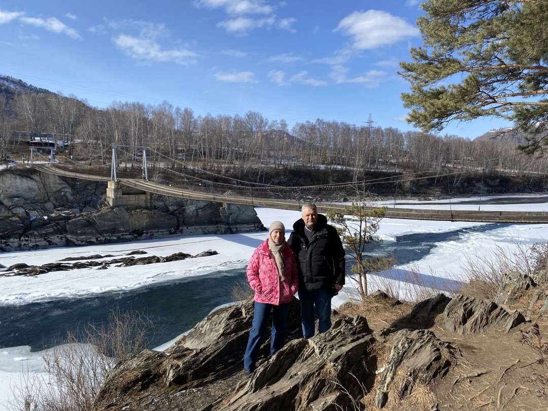 Мы с мужем прилетели в Манжерок покататься на лыжах, и тщательно выбирали эскурсию, чтобы в перерыве
