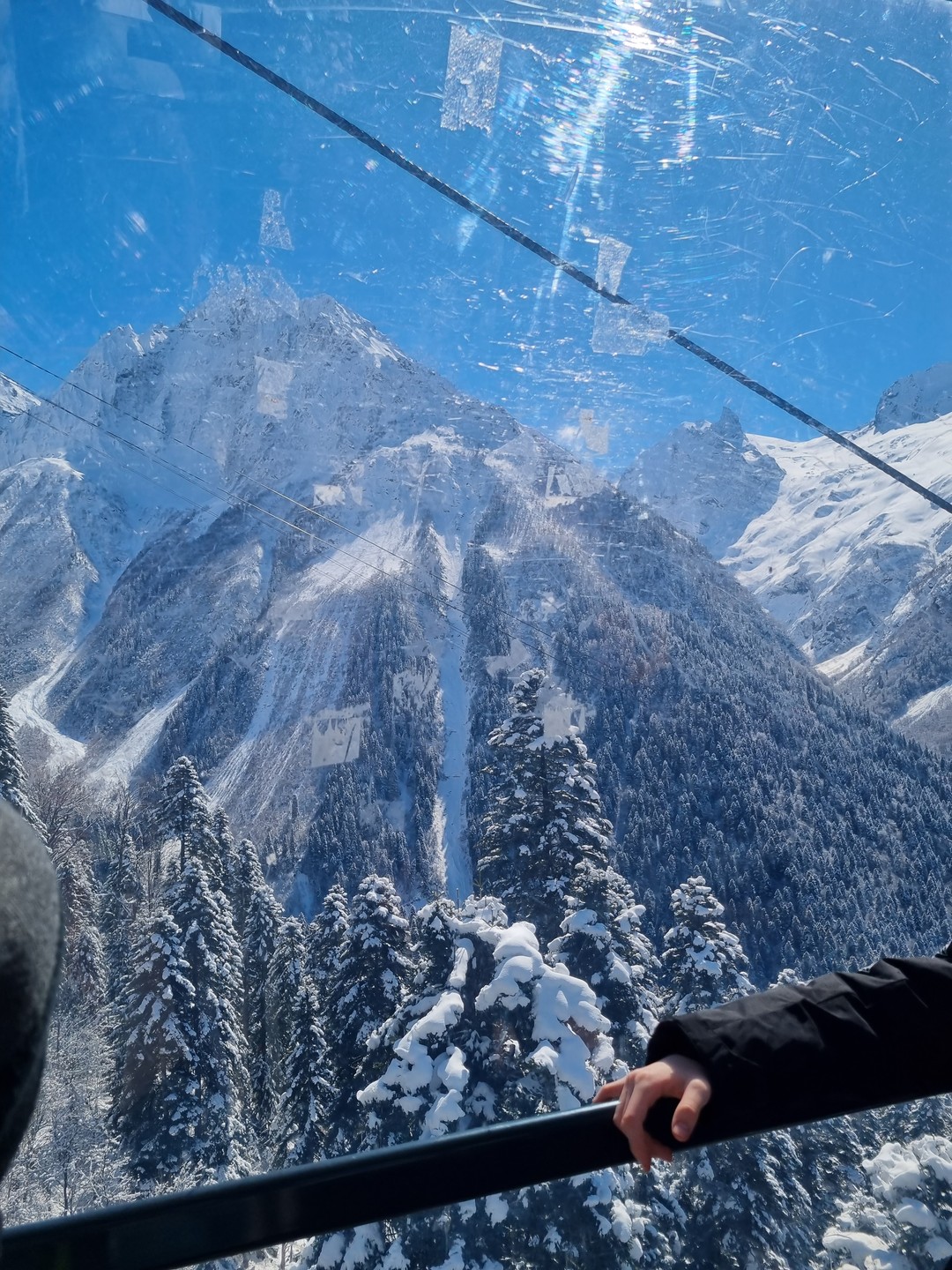 Ездили на экскурсию с подругой и четырьмя детьми. Всё очень понравилось, увидели много красивых мест, с