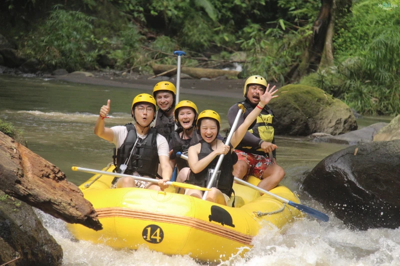 Удивительно живописный рафтинг по реке Аюнг