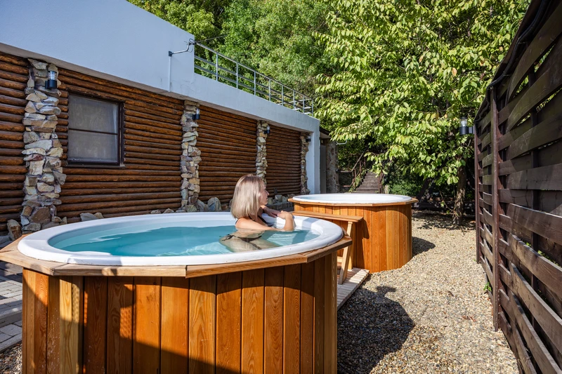 Выходные вдвоём в Абрау-Дюрсо с отдыхом в бане, конной прогулкой и лёгкими экскурсиями