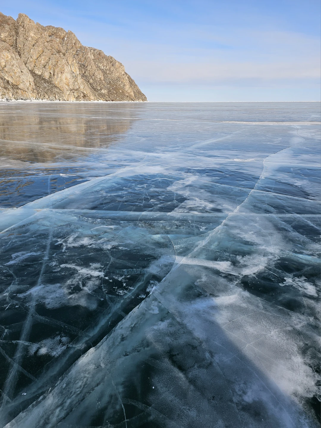 Зимний Ольхон: чистый лёд, пузырьки и гроты (Алёна)