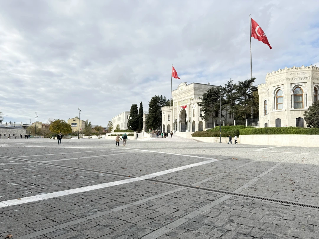 Отличный гид в мир Стамбула! Берите экскурсию- не пожалеете!