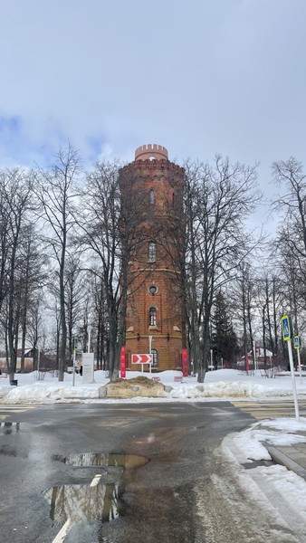 наш гид по Зарайску была интересная девушка Дарья, у которой кладезь знаний о своем городе, чувствуется