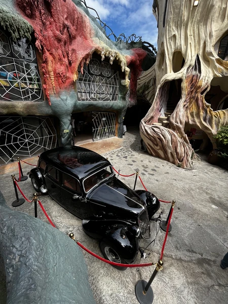 Экскурсовод был просто нереально крутой! Николай, спасибо ещё раз огромное за истории!