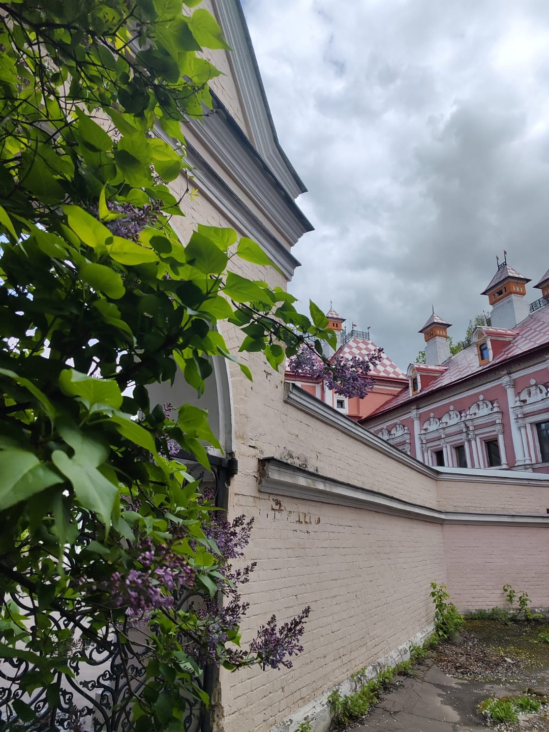 Отличная экскурсия с позитивным гидом Екатериной! Грамотно излагает, погружает в истории, акцентирует внимание на деталях, легка