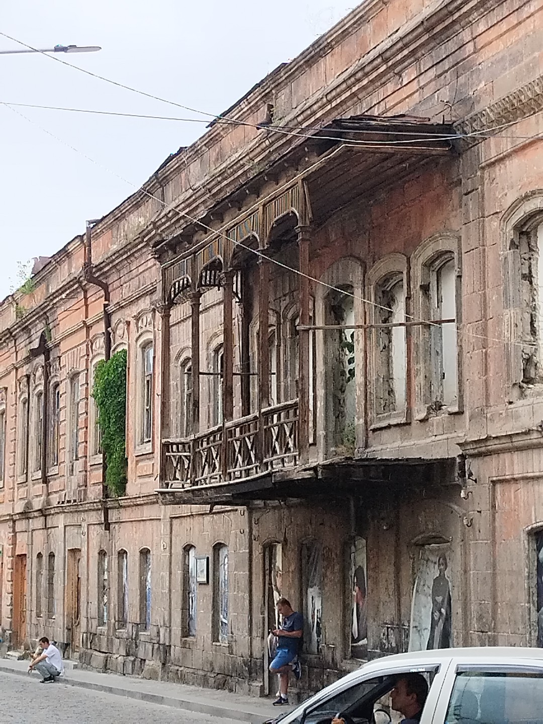 Интересно, весело, незабываемо, познавательно, профессионально, вкусно - не только этими, но и другими исключительно положительными эпитетами