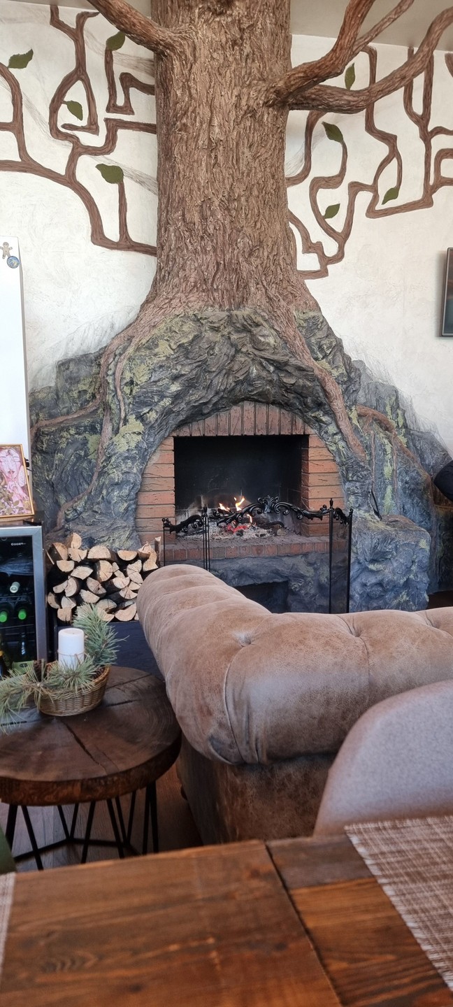 Добрый день! Оставляем отзыв,спустя год после поездки, после которой до сих пор находимся под впечатлением! Экскурсия