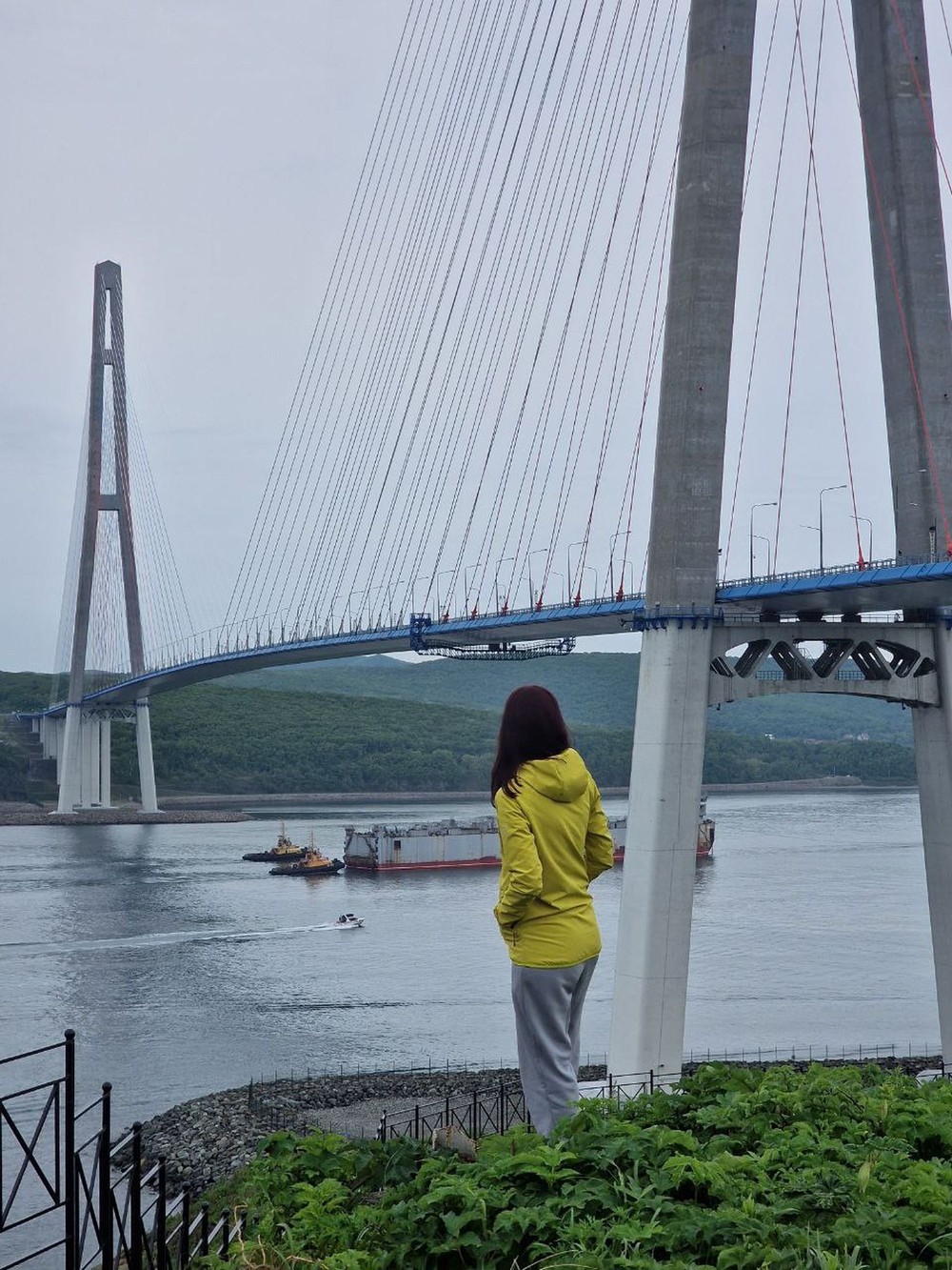 Трансфер на внедорожнике: Стеклянный пляж, Русский мост и мыс Тобизина (4/6)