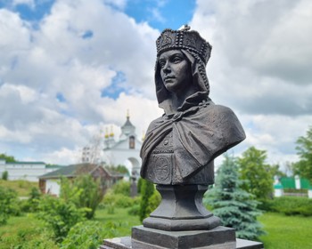 На канатке через Волгу, Вознесенский Печерский монастырь
