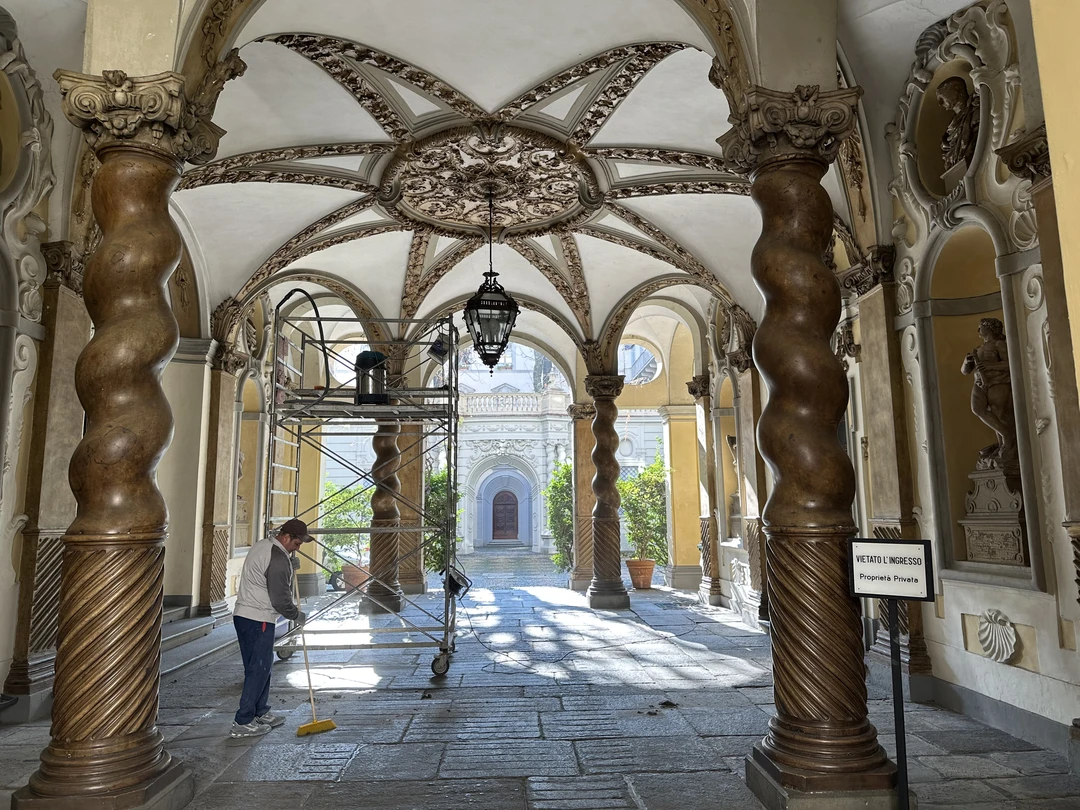 Людмила провела для нашей небольшой группы прекрасную экскурсию по центру Турина. Она раскрыла для нас город