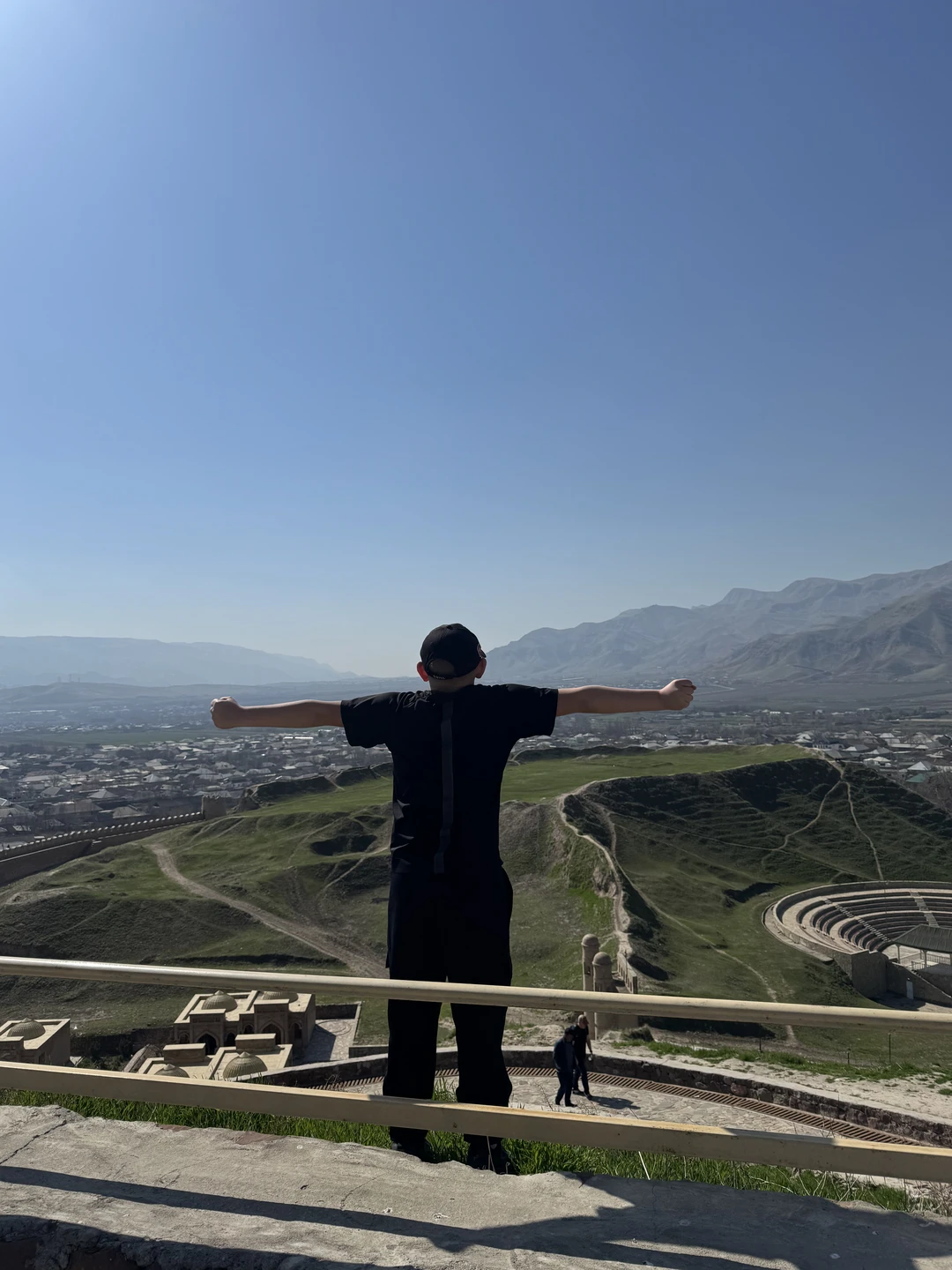 Хочу поблагодарить Хуршеда и всех кто с ним работает за организацию экскурсии. Легко, ненавязчиво, гид в