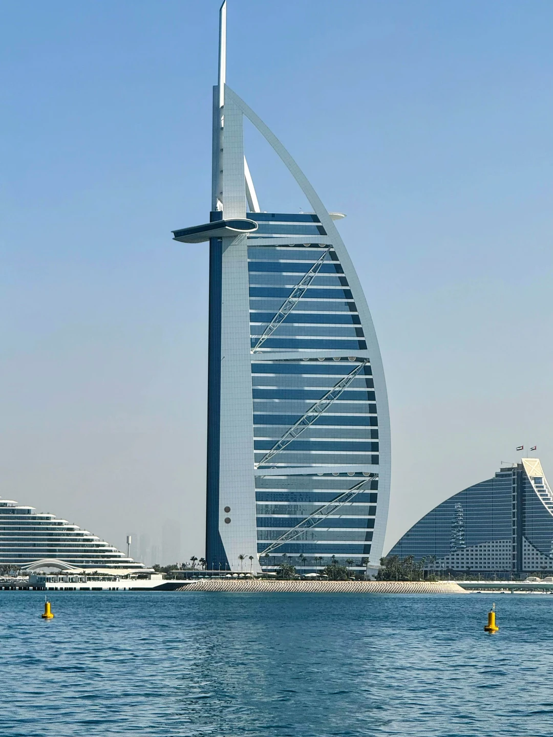 Прогулка на VIP-яхте по Дубаю - с купанием или рыбалкой (Сергей)