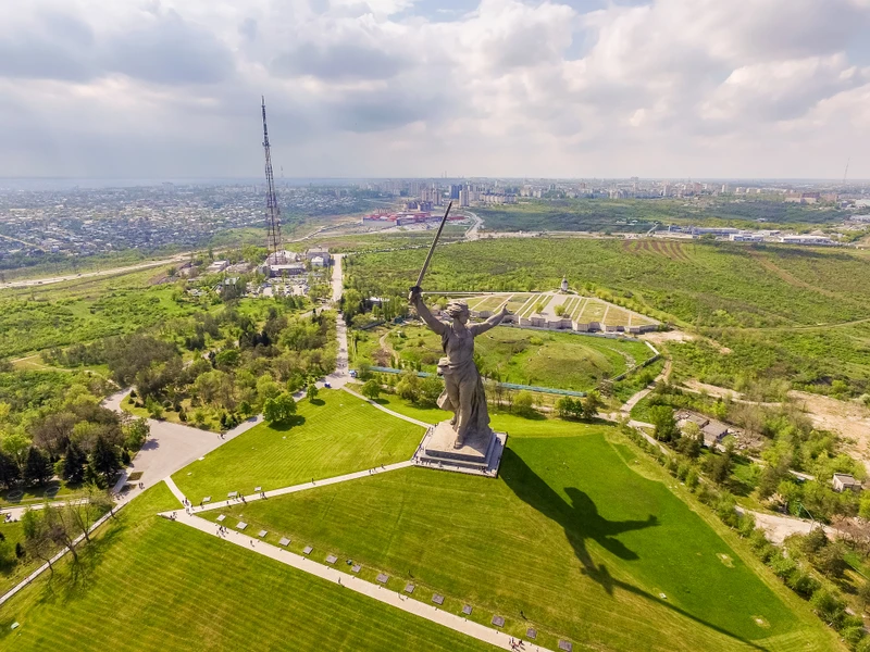 В город-герой Волгоград на День Победы: путешествие на поезде из Москвы