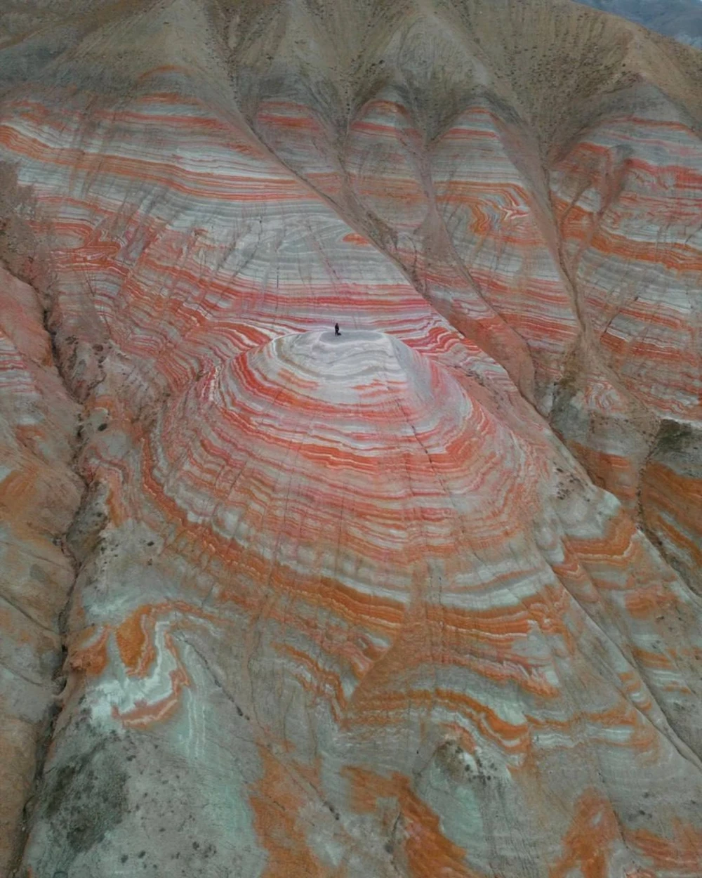 Фотопутешествие из Баку: Радужные горы, Розовое озеро и Бешбармак (25/26)