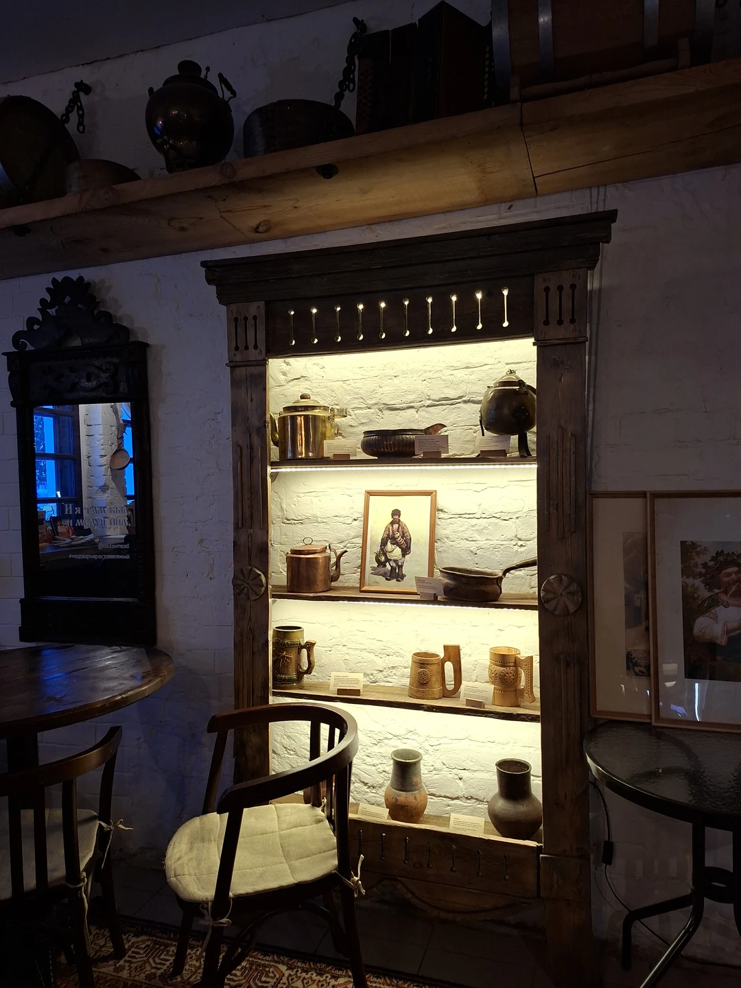 Целенаправленно искала экскурсию об истории медовухи)). С удовольствием прослушали лекцию-сказ в исполнении Елены)). Дегустация была очень