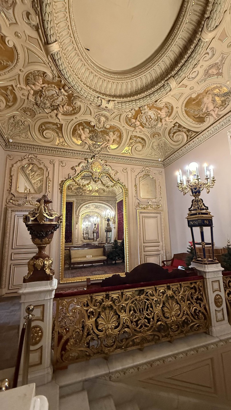 Потрясающе!!!! Не хотели уходить 😍 очень красиво