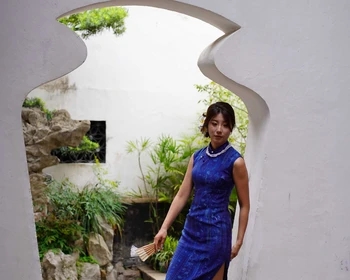 Встреча, размещение в отеле, сады Юйюань, набережная Бунд