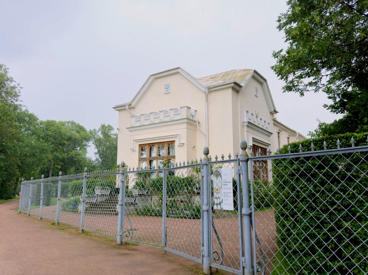 Парки Петергофа: Александрия + Фермерский дворец (7/12)