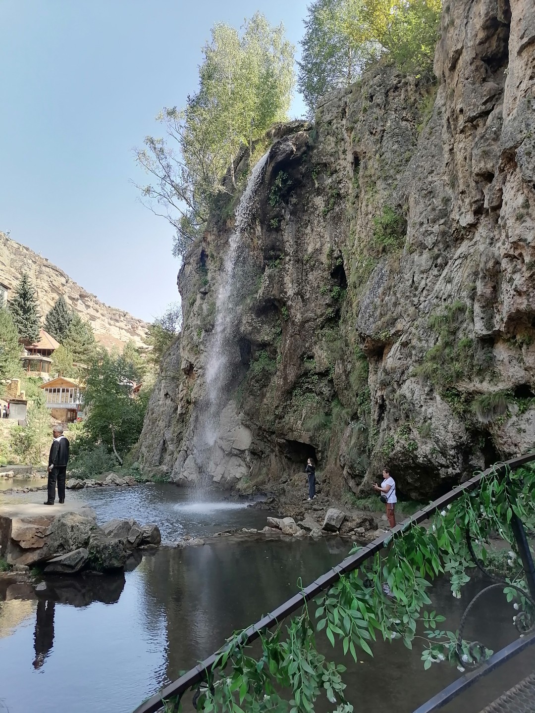 Гора Кольцо и Медовые водопады переоцененные места. Очень много народу. Но, парк Кисловодск крут, поэтому ставлю 5.