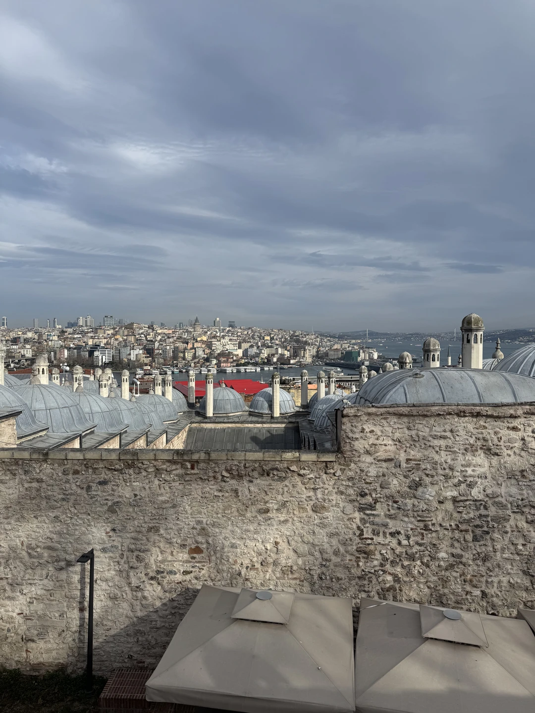 Отличная экскурсия по ключевым туристическим точкам с рассказом об истории города и современной советской и религиозной