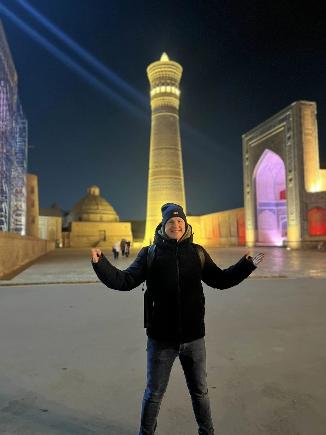 Потрясающая экскурсия по Бухаре в новогодние праздники! Очень душевный и знающий наш гид! Рассказывал интересно и