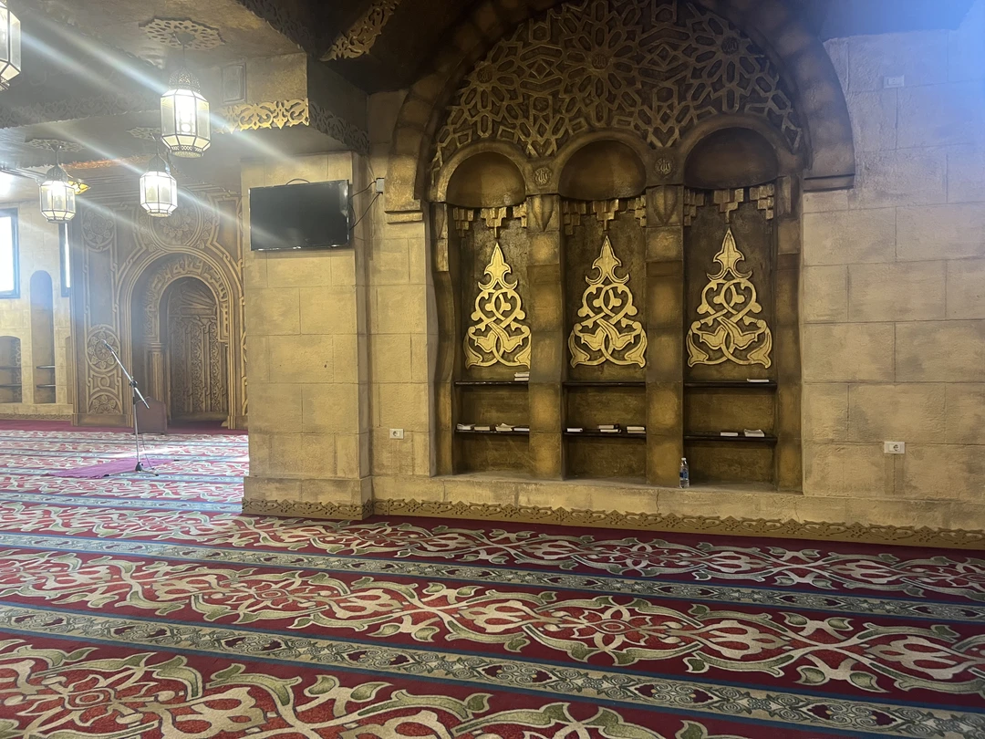 Только что вернулась с экскурсии. Все замечательно! Легко, непринужденно. Замечательный гид Наталья, все показала и рассказала