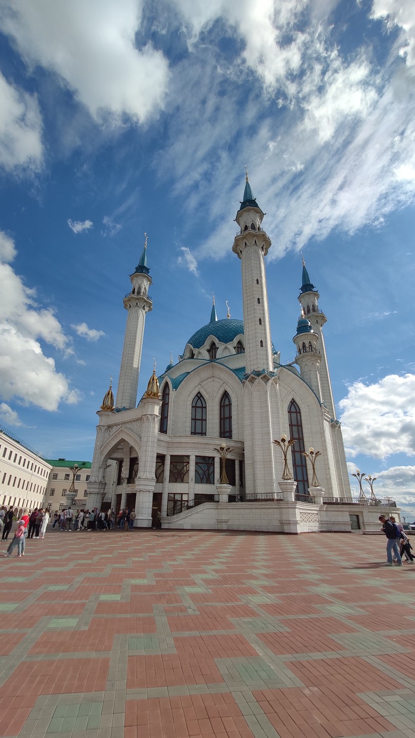 Казанский кремль: история и легенды (Лилия)