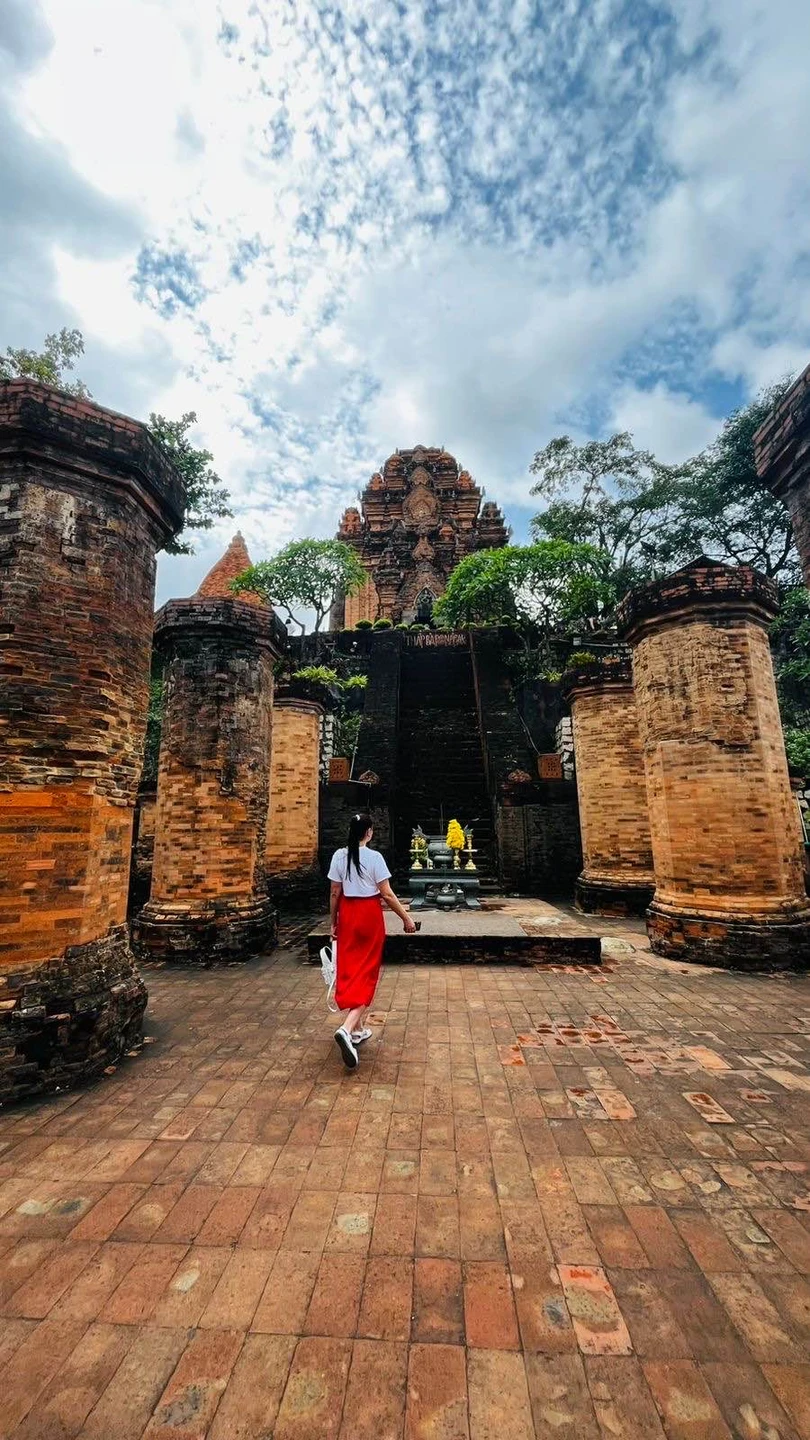 Это очень небанальная и очень крутая обзорная экскурсия Нячанга! Уверена, что даже тем, кто не в