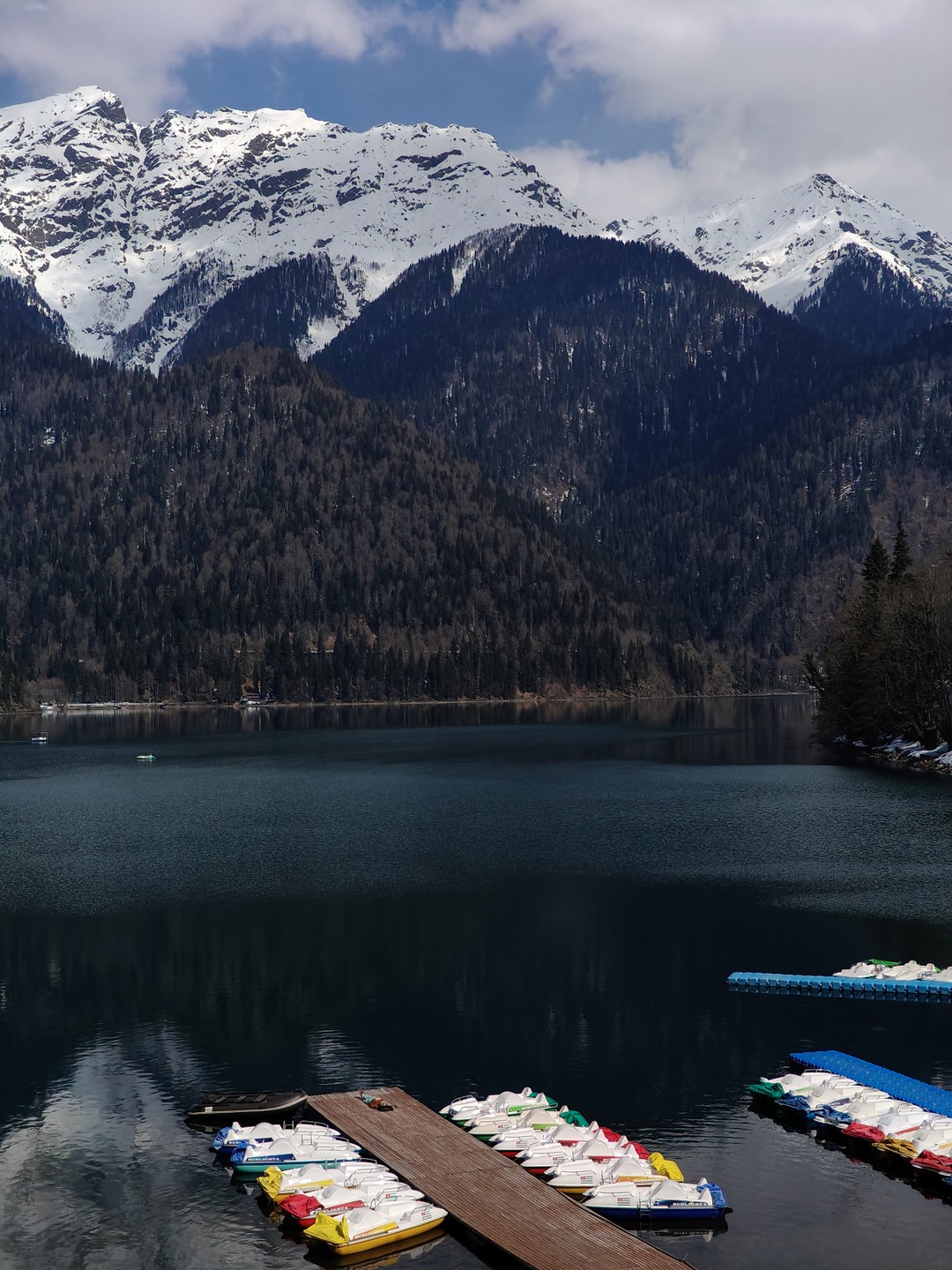 В Абхазии была впервые. Тур прекрасный, познавательный. Гид отличный, рассказал всё подробно, ответил на все вопросы