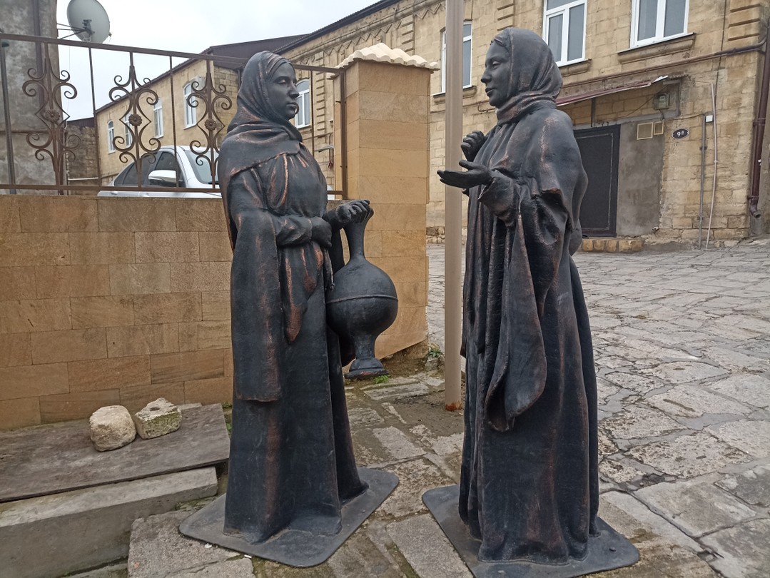 Экскурсия в Дербент была интересной, насыщенной. Узнали много о Дагестане, народе населяющем его, традициях, обычаях. Экскурсовод