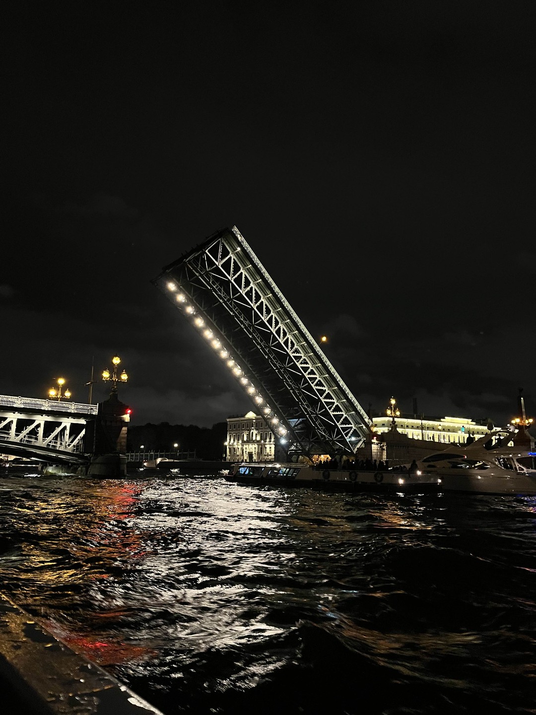Водная прогулка с аудиогидом на развод мостов (Анастасия)