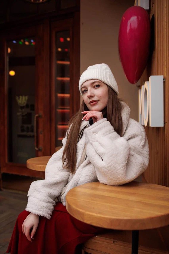 Получила прекрасные, качественные фотографии очень быстро 😍 приятный фотограф, красивые локации, хорошее настроение, советую 🫶🏻