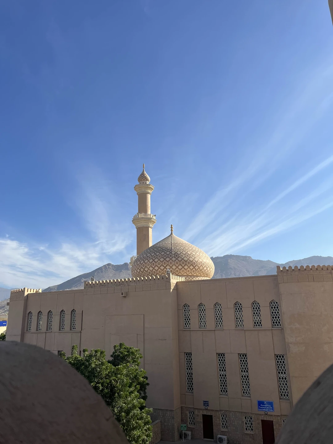 Спасибо! Экскурсия соответствует ожиданиям! Прошло все на одном дыхании, гид Иван, прекрасно знает историю 🇴🇲 Оман.