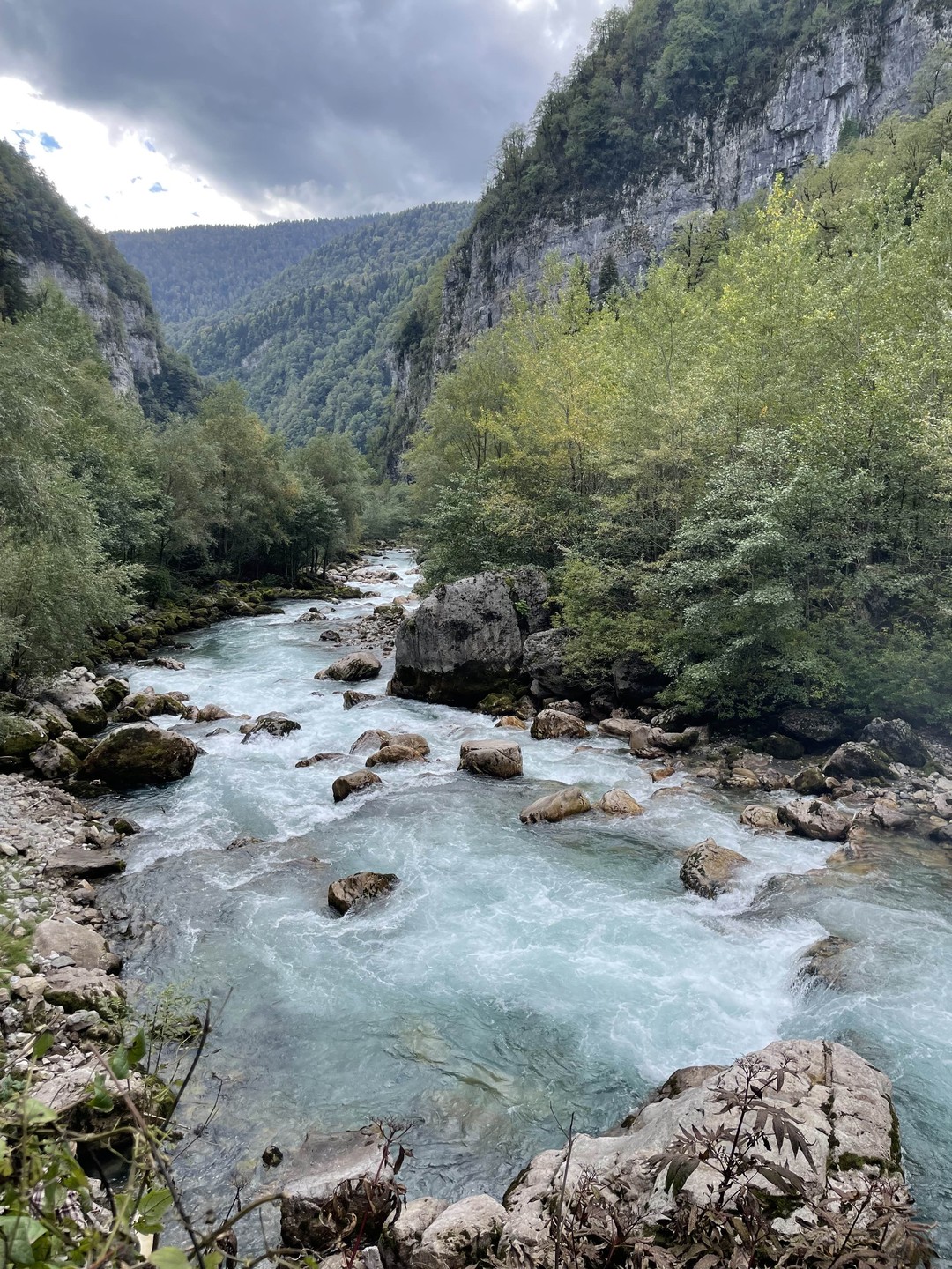 Тур на озеро Рица - к символу Абхазии (Гиляна)