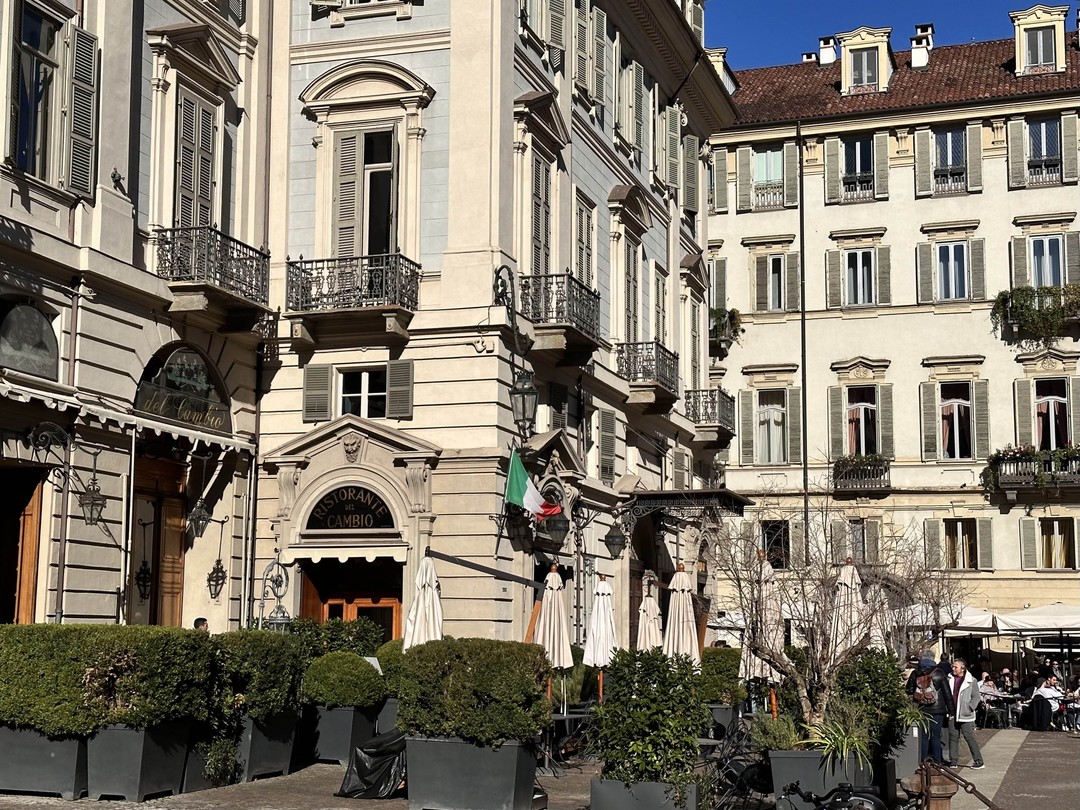 Мы гуляли с Кристиной еще в ноябре. Посетили все основные точки. Формат подачи легкий - непринужденная