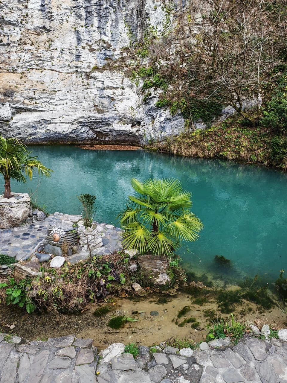 Отличный гид, бусик и экскурсия! Рекомендую! Наш гид был Славик, очень приятный интересный собеседник! Рассказывал не