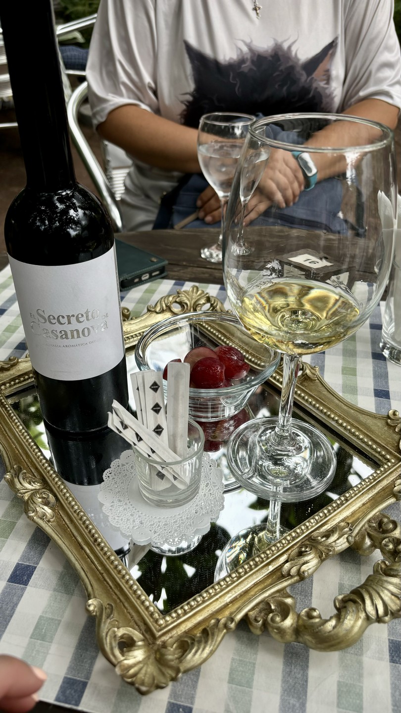 Отлично провели 3 часа на прогулке с Ольгой по чудесному Икоду - познавательно, вкусно, красиво