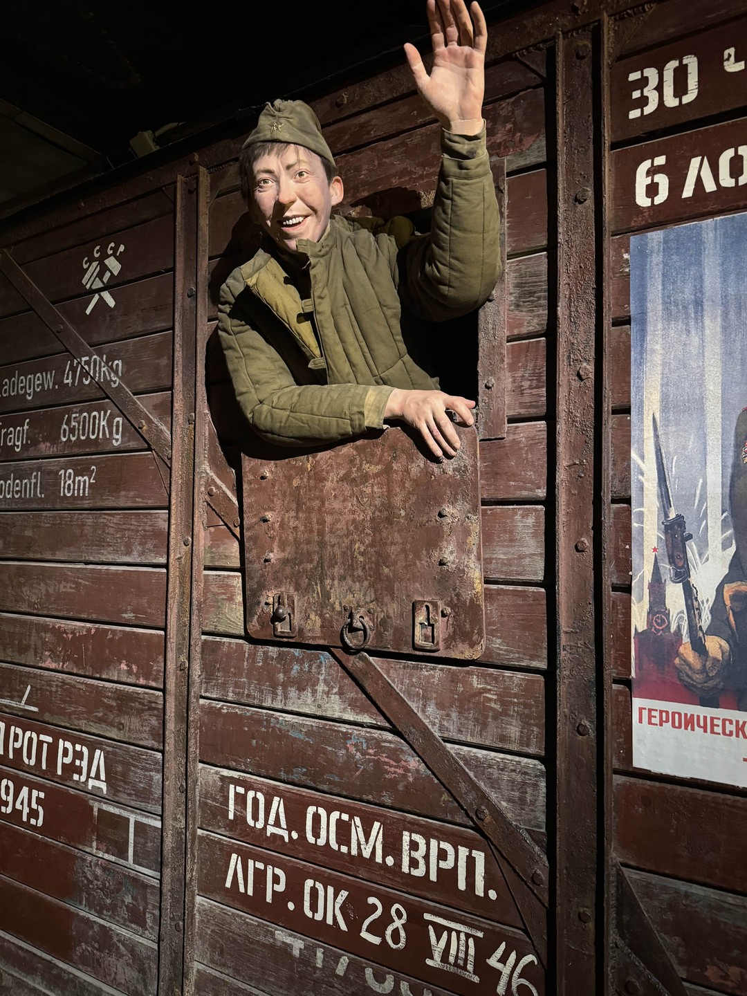 Пропавшие в кинохронике: экскурсия по иммерсивной инсталляции «Ленфильма» (Крайнова)