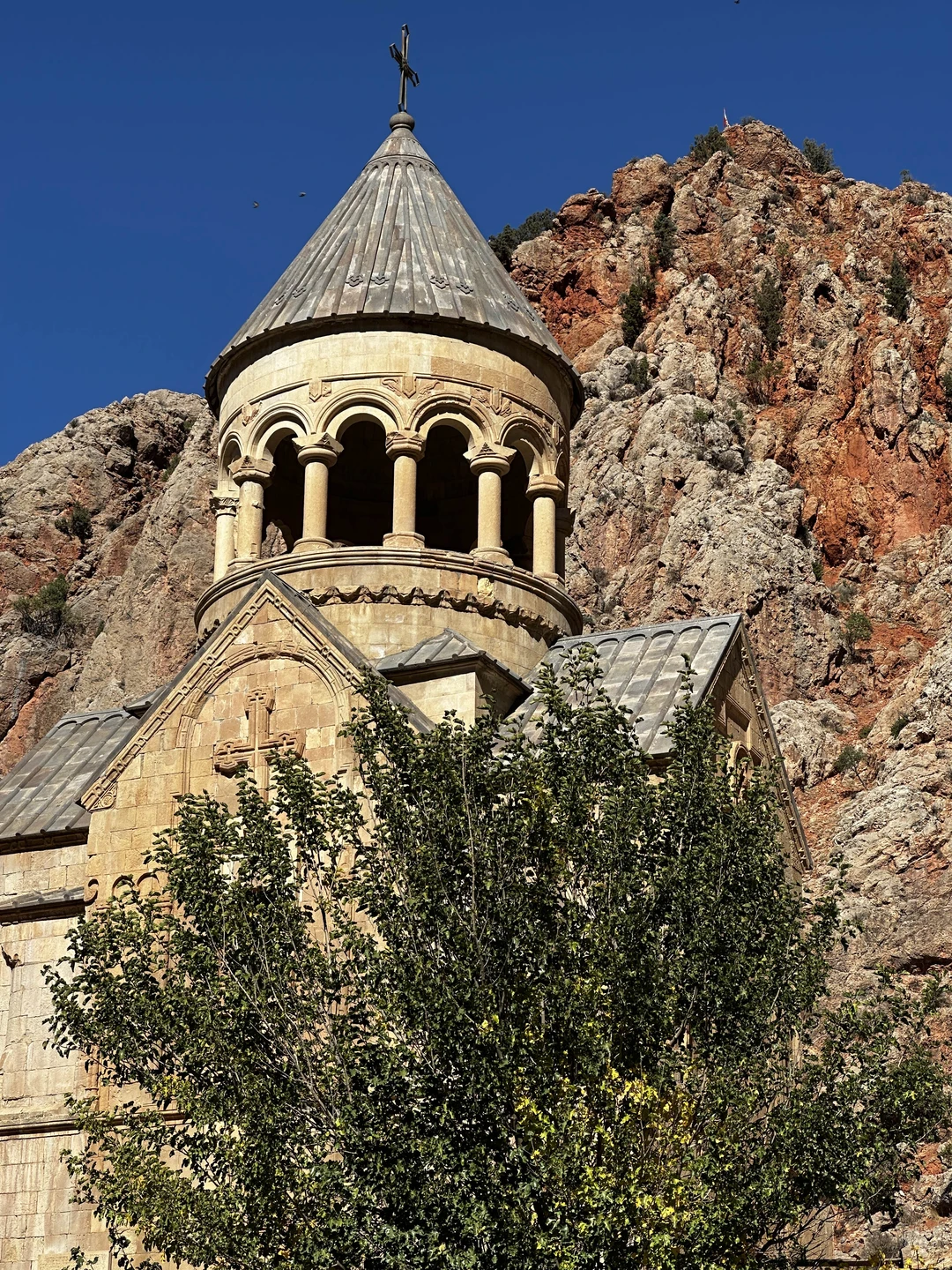 Провели с Константином два прекрасных дня. Были на двух экскурсиях - Татев и Гарни/Гегард. Константин, человек