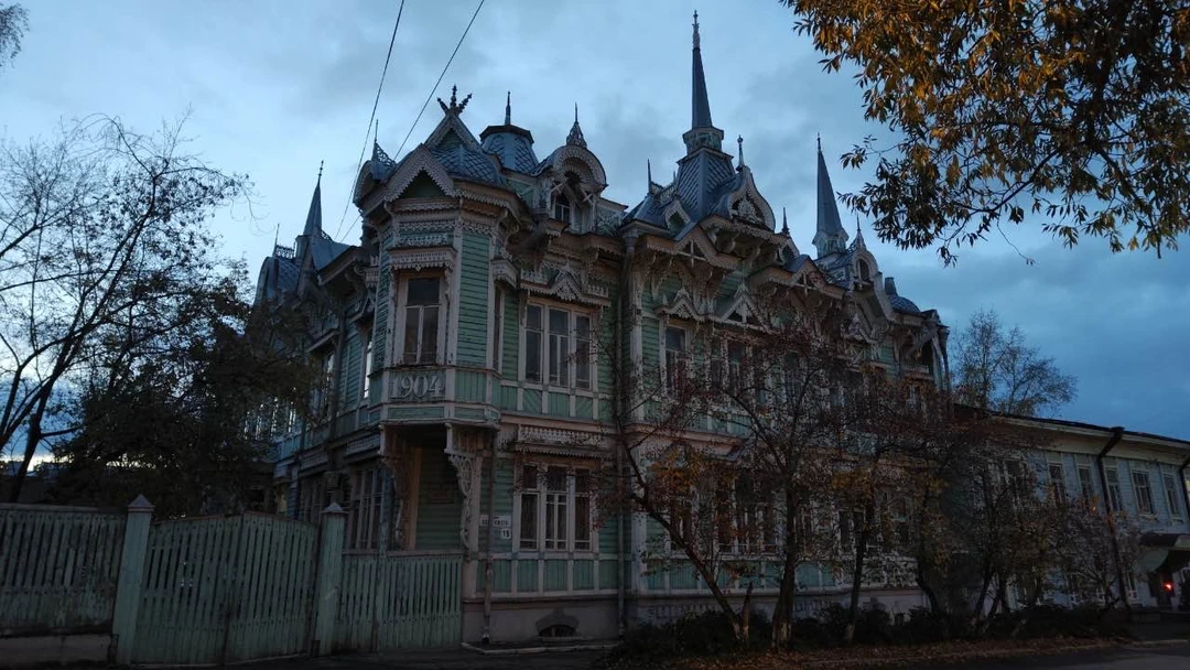 Отличный экскурсовод Светлана. Был в командировке в сентябре 2022 и освободился раньше планируемого, стал искать экскурсии