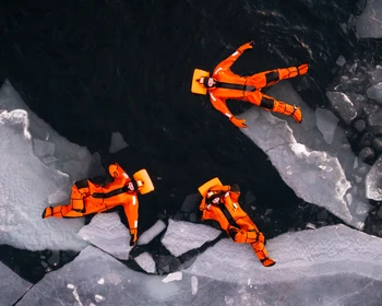 Айс-флоатинг в Белом море, прогулка на снегоступах